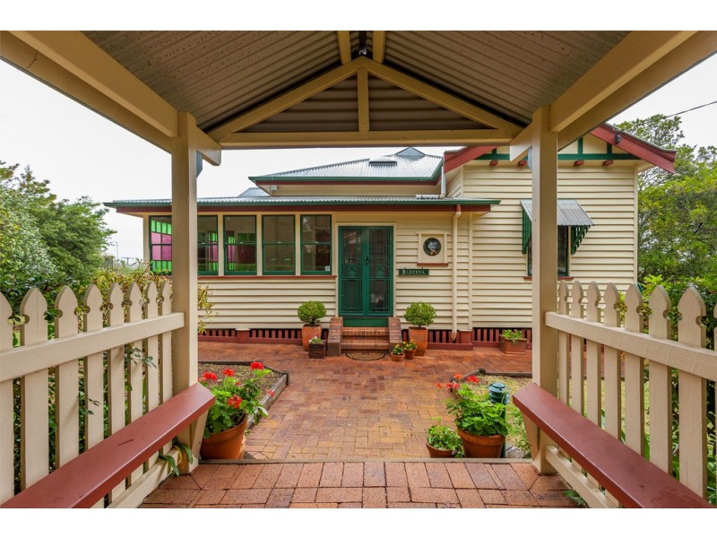 2 Collins Street, Mount Lofty QLD 4350