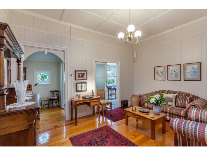 2 Collins Street, Mount Lofty QLD 4350