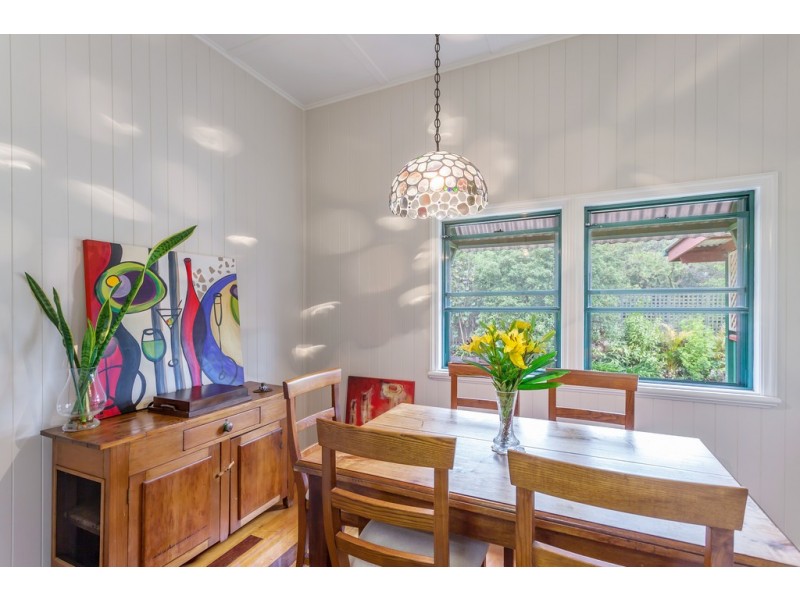 2 Collins Street, Mount Lofty QLD 4350