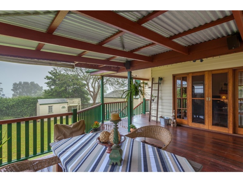 2 Collins Street, Mount Lofty QLD 4350