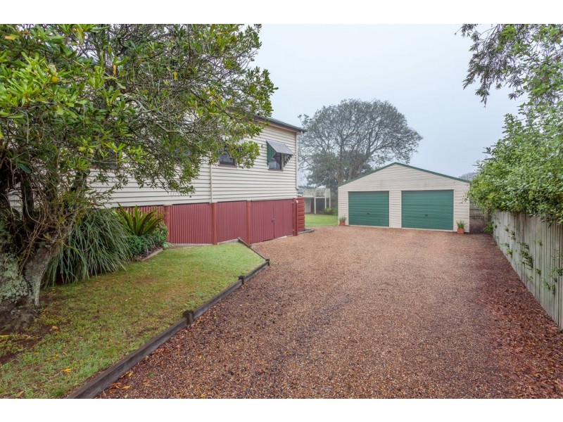 2 Collins Street, Mount Lofty QLD 4350