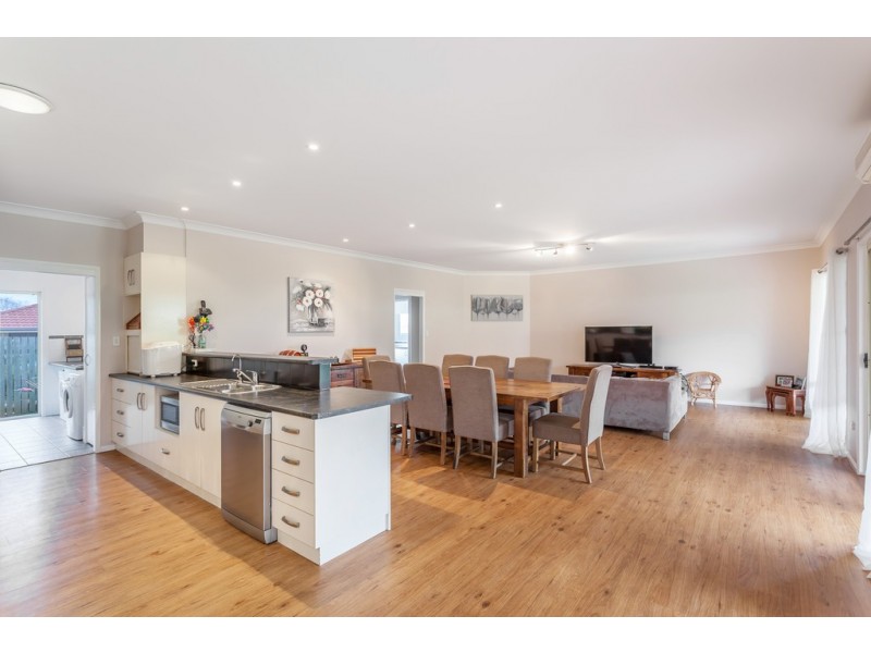 7 Olympus Court, Middle Ridge QLD 4350