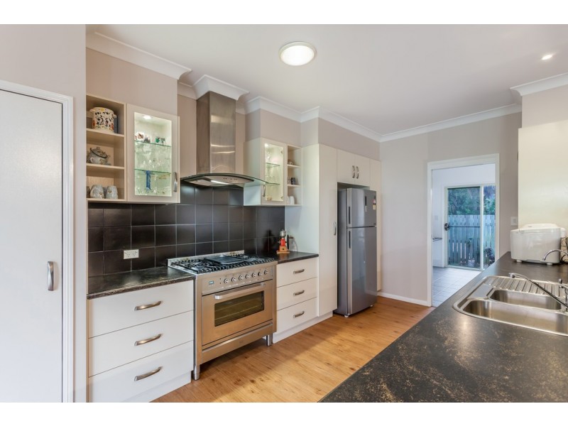 7 Olympus Court, Middle Ridge QLD 4350