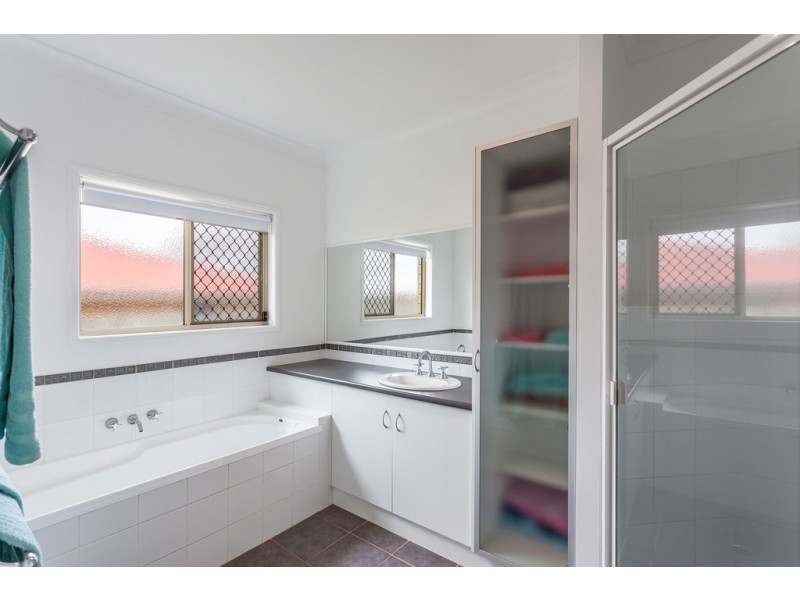 7 Olympus Court, Middle Ridge QLD 4350