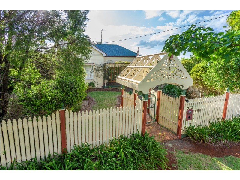 313 Hume Street, South Toowoomba QLD 4350