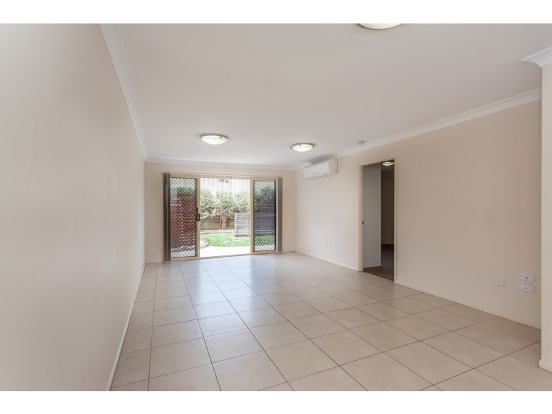 2/8 Barambah Street, Glenvale QLD 4350