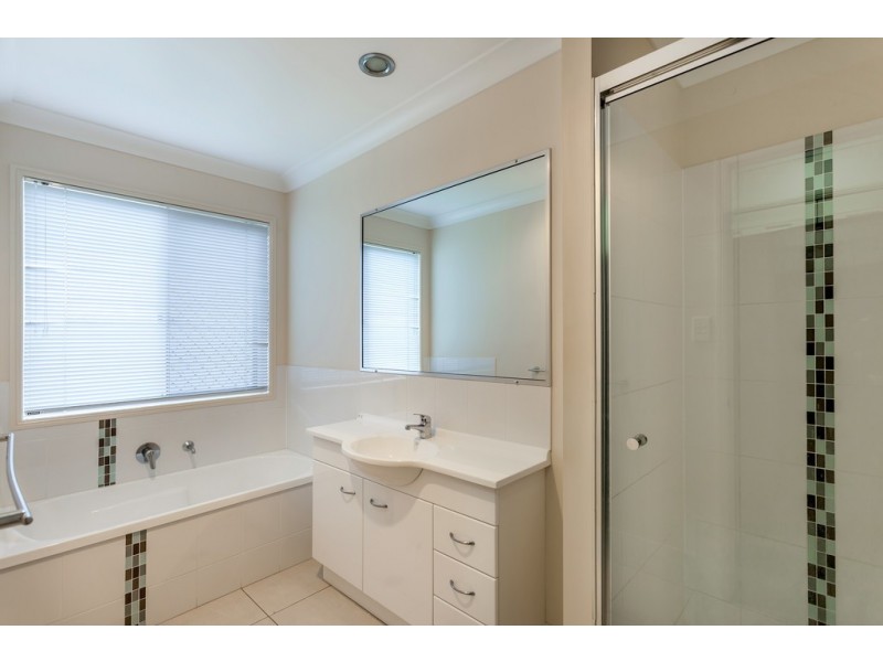 2/8 Barambah Street, Glenvale QLD 4350