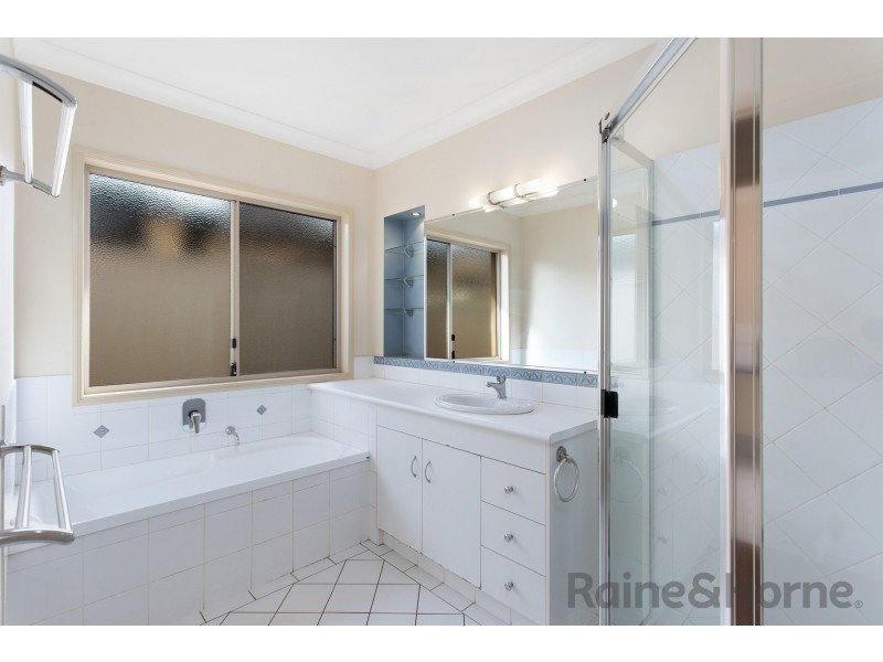 9 Chifley Court, Middle Ridge QLD 4350