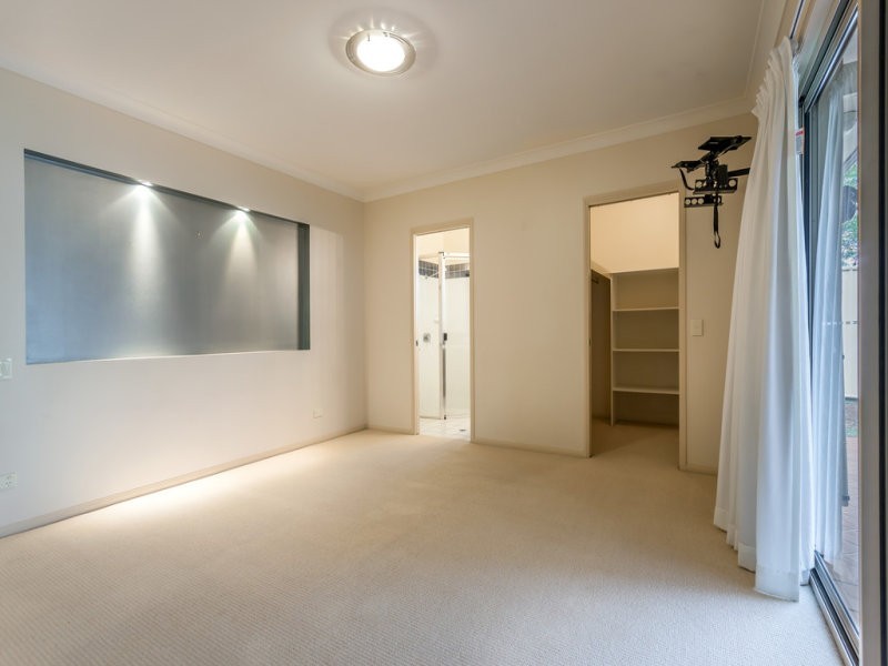 9 Chifley Court, Middle Ridge QLD 4350