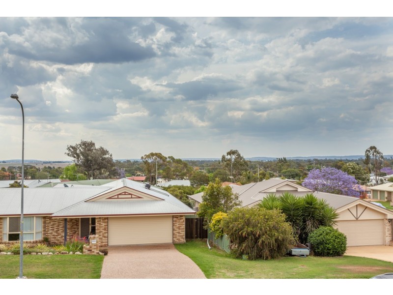 4 Camden Court, Oakey QLD 4401