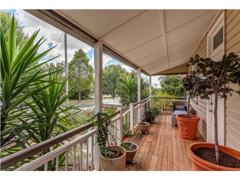 69 Cranley Street, South Toowoomba QLD 4350