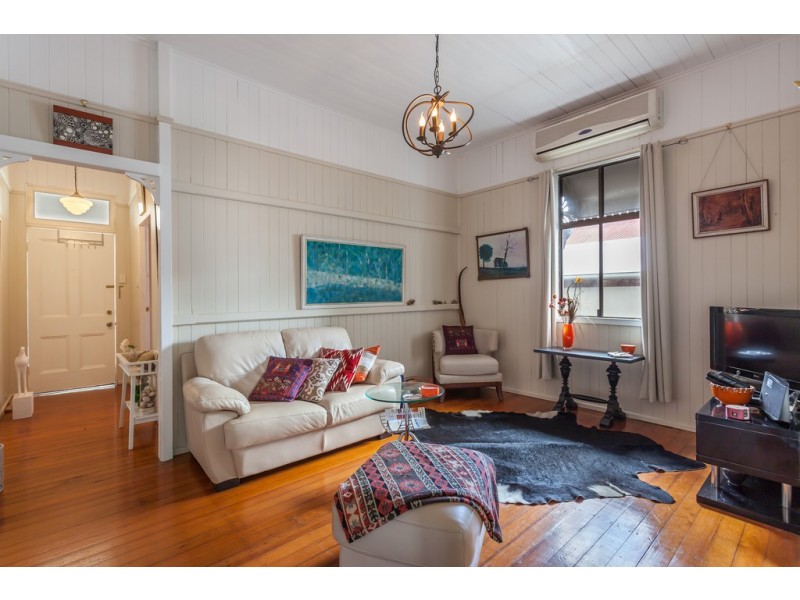 69 Cranley Street, South Toowoomba QLD 4350