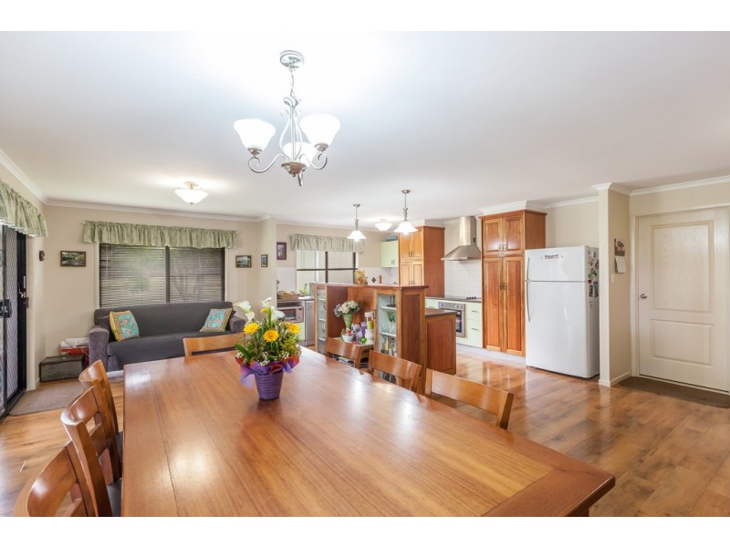 7 Karingal Court, Glenvale QLD 4350