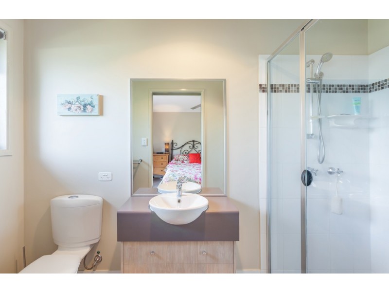 7 Karingal Court, Glenvale QLD 4350