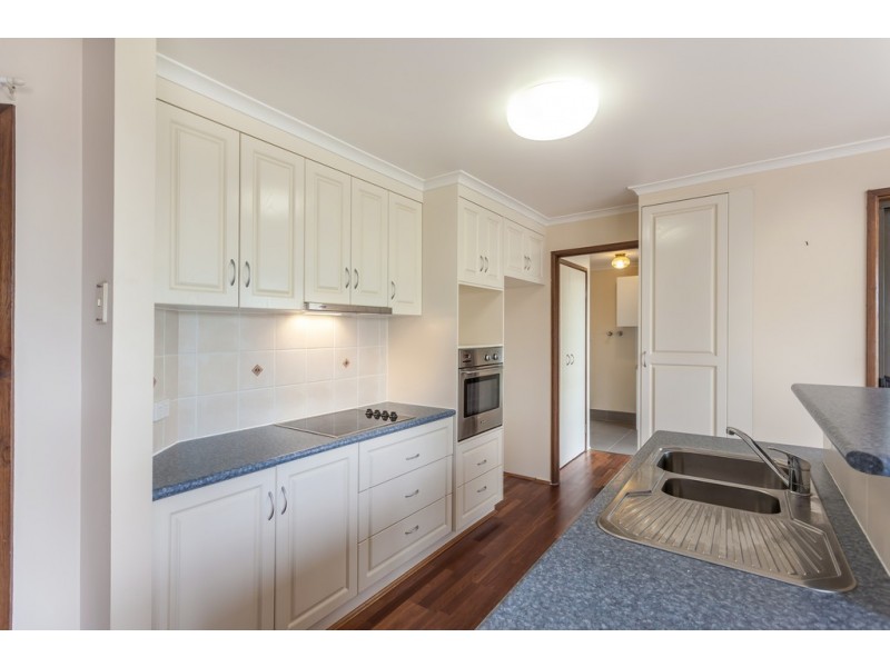 36 Horrocks Crescent, Kearneys Spring QLD 4350
