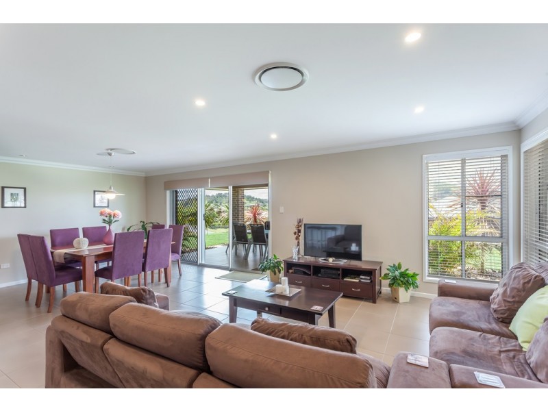 11 Kingston Road, Hodgson Vale QLD 4352