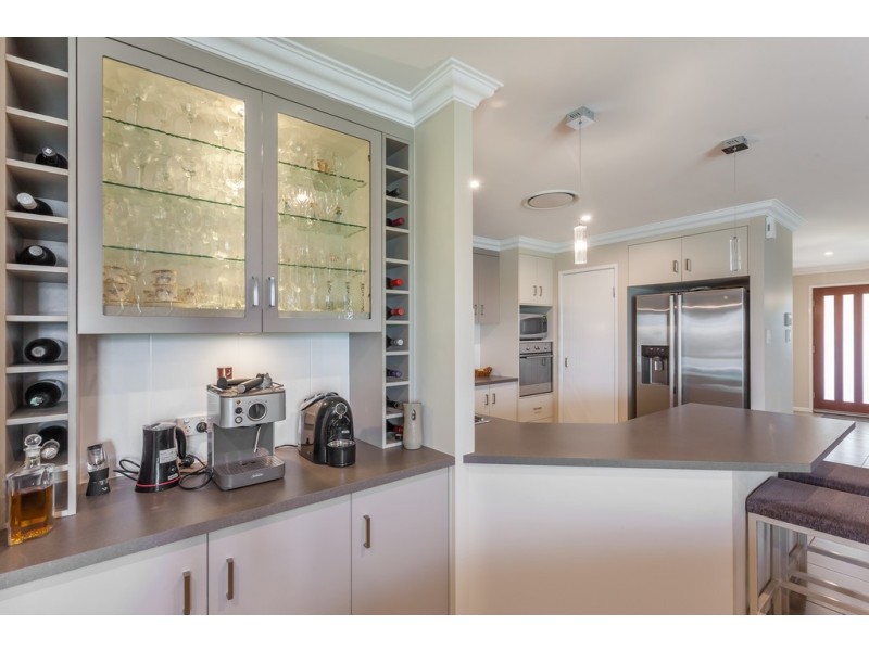 11 Kingston Road, Hodgson Vale QLD 4352