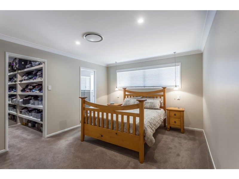 11 Kingston Road, Hodgson Vale QLD 4352