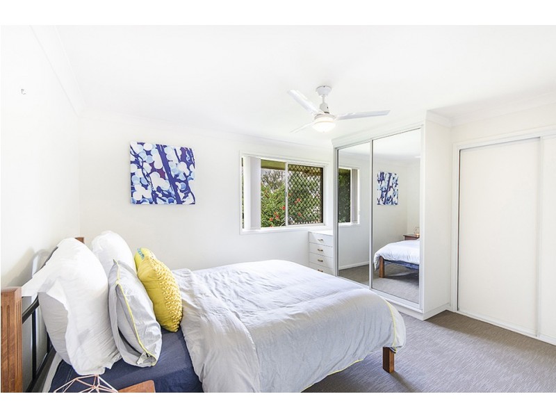 1 Sharon Court, Darling Heights QLD 4350