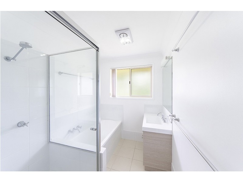 1 Sharon Court, Darling Heights QLD 4350