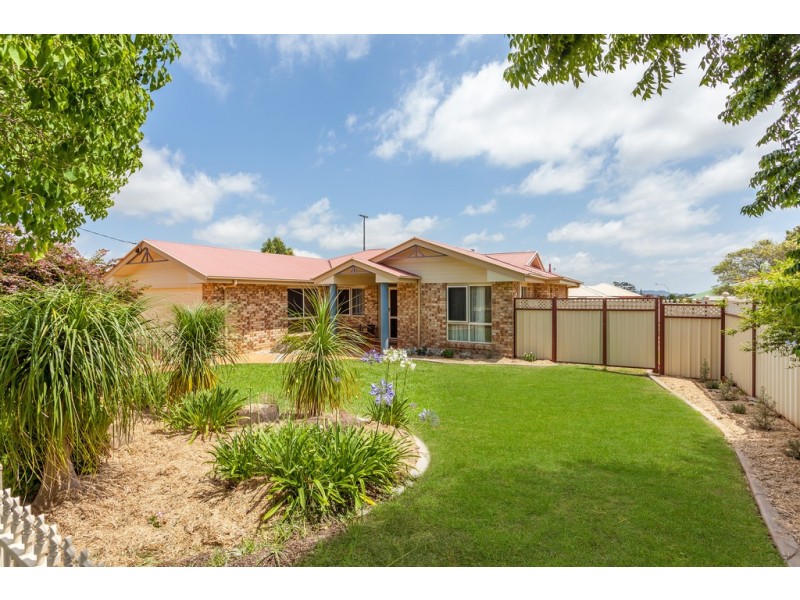 17 Pillar Street, Middle Ridge QLD 4350