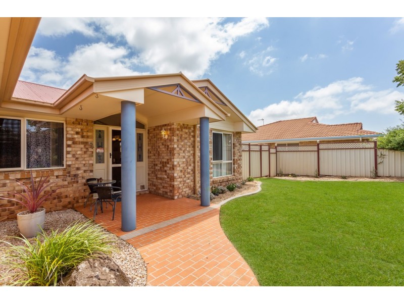 17 Pillar Street, Middle Ridge QLD 4350