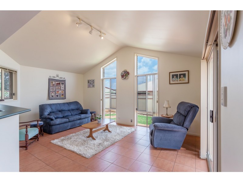 17 Pillar Street, Middle Ridge QLD 4350