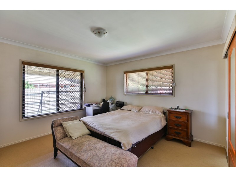 28 Holt Street, Middle Ridge QLD 4350