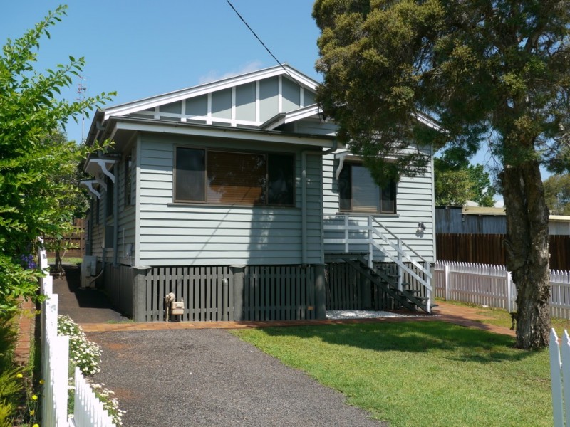 16 Kenneth Street, North Toowoomba QLD 4350