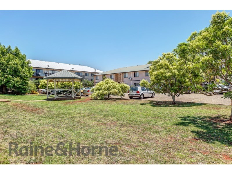12/5 Uniplaza Court, Kearneys Spring QLD 4350