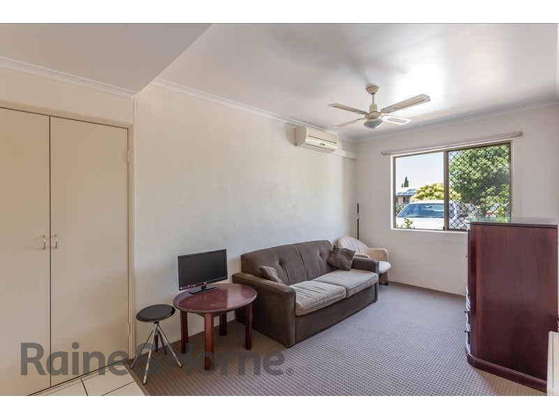 12/5 Uniplaza Court, Kearneys Spring QLD 4350