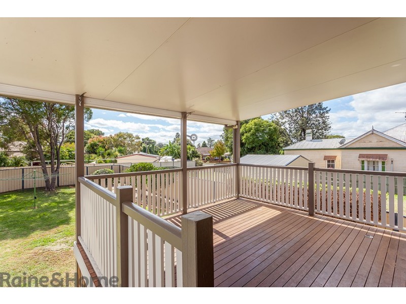 31 Anzac Avenue, Newtown QLD 4350