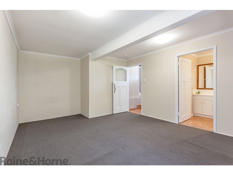 31 Anzac Avenue, Newtown QLD 4350