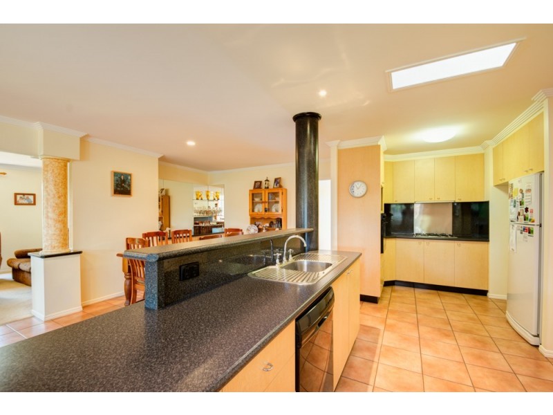 7 Georgina Court, Kearneys Spring QLD 4350