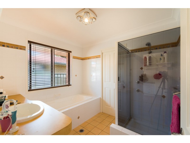7 Georgina Court, Kearneys Spring QLD 4350