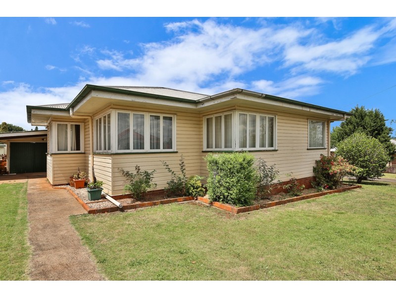 165 North Street, Rockville QLD 4350