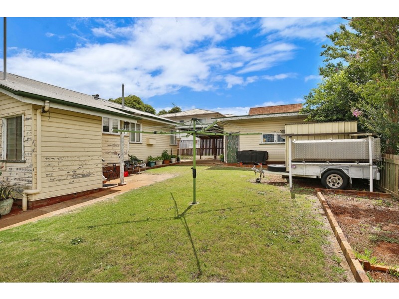 165 North Street, Rockville QLD 4350