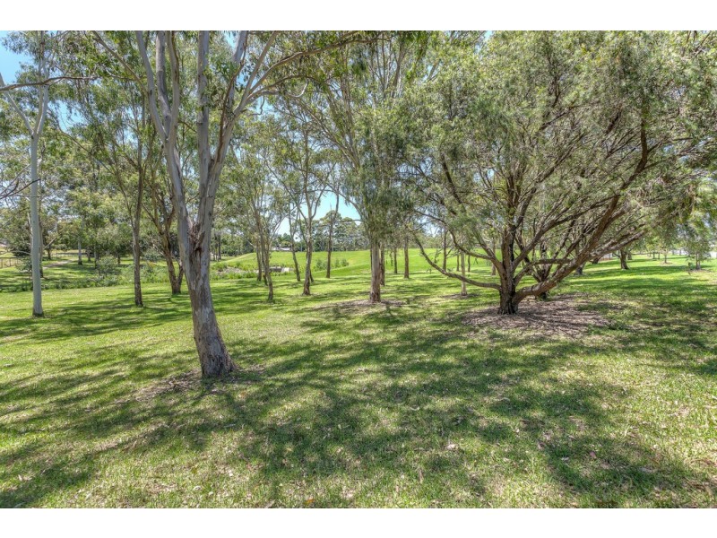 231 Mackenzie Street, Centenary Heights QLD 4350