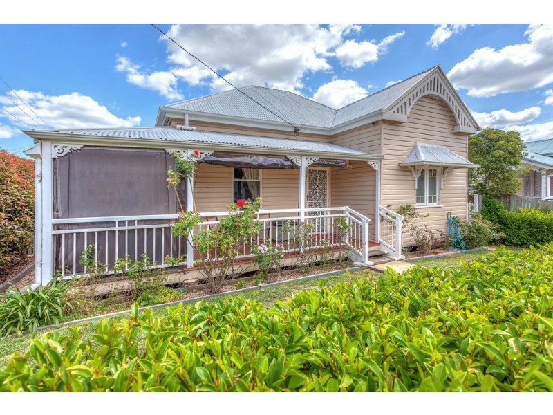 30 Dunmore Street, East Toowoomba QLD 4350