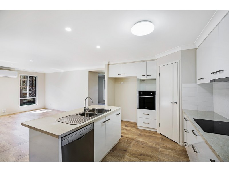 22 Renshaw Crescent, Kearneys Spring QLD 4350