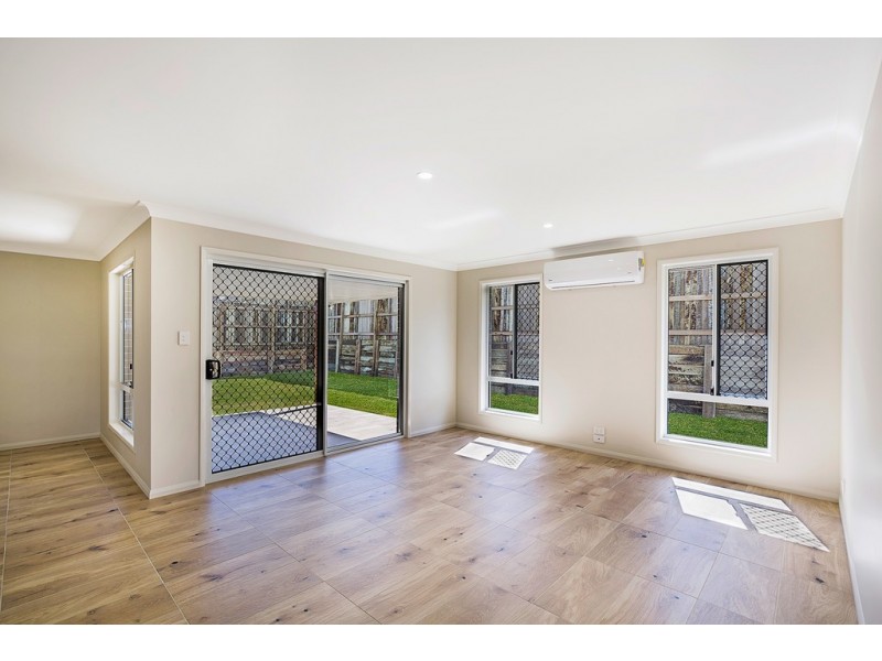 22 Renshaw Crescent, Kearneys Spring QLD 4350