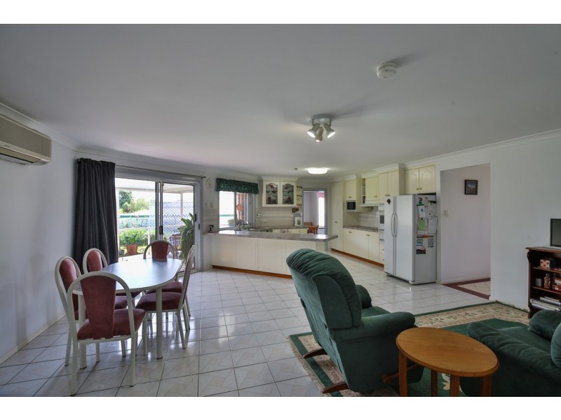 3 Nellie Street, Centenary Heights QLD 4350