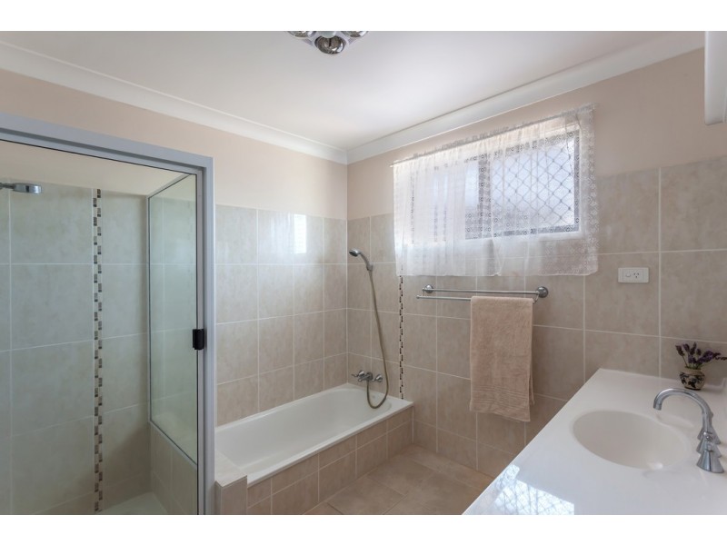 18 Hazel Street, Centenary Heights QLD 4350