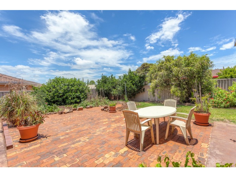 18 Hazel Street, Centenary Heights QLD 4350