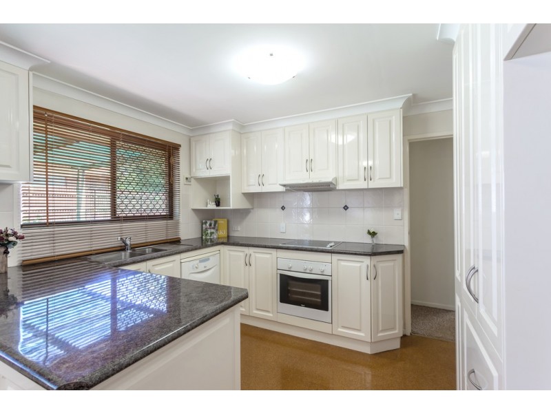 29 Lotus Crescent, Centenary Heights QLD 4350