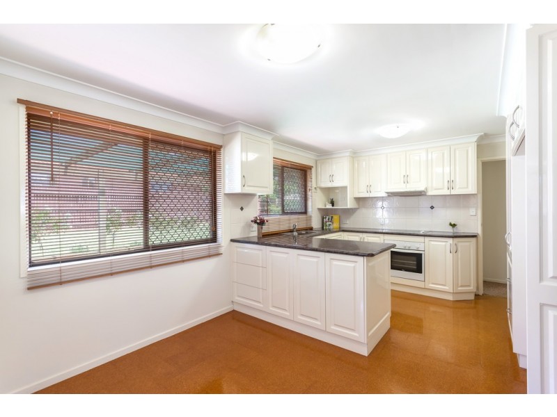 29 Lotus Crescent, Centenary Heights QLD 4350