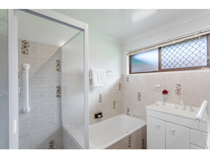 29 Lotus Crescent, Centenary Heights QLD 4350