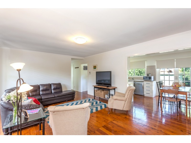 19 Sourris Street, Mount Lofty QLD 4350