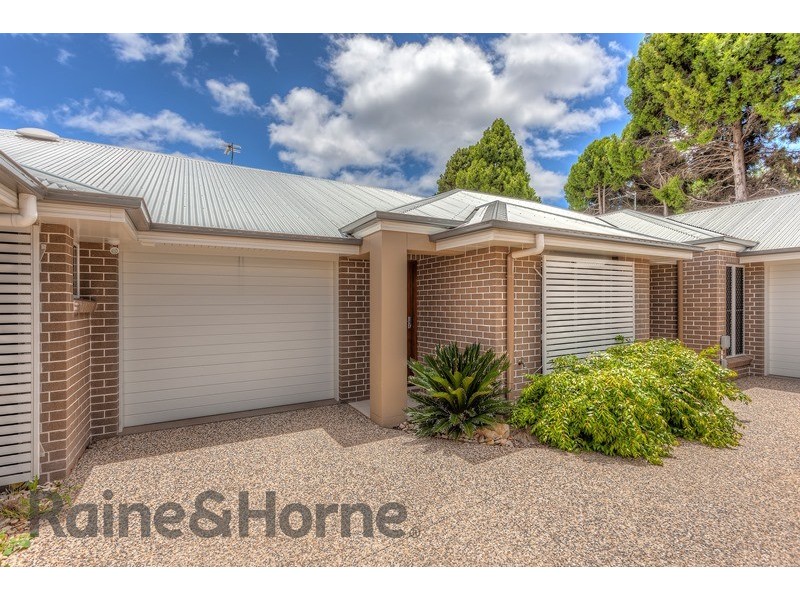 2/6 View Street, South Toowoomba QLD 4350