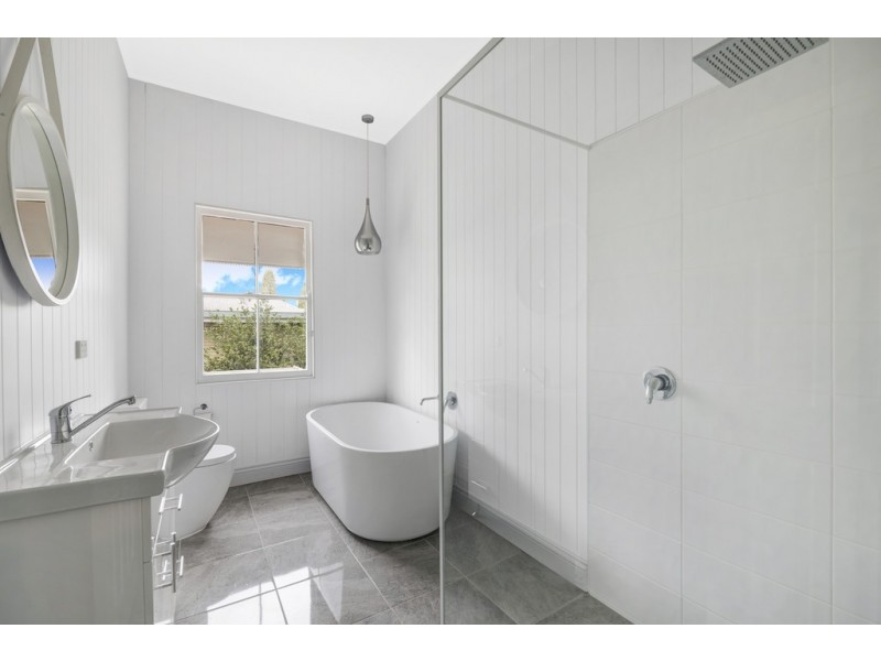 17 O’Quinn Street, Harristown QLD 4350